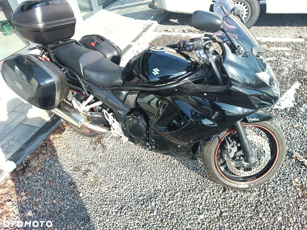 Suzuki GSX - 3