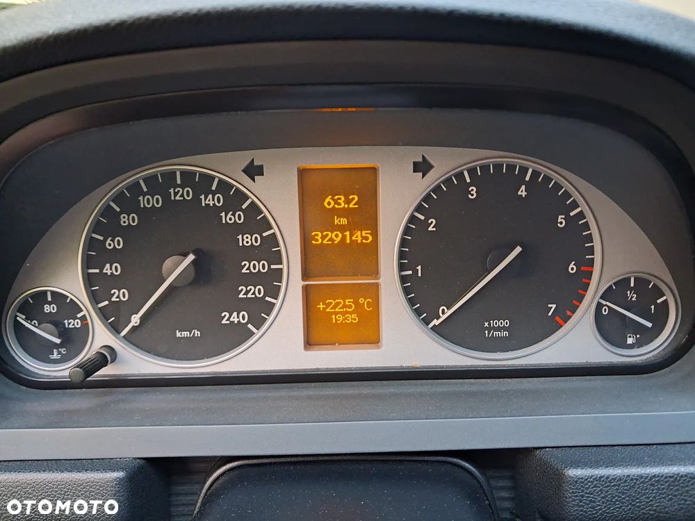 Mercedes-Benz Klasa B 180 BlueEFFICIENCY SPORT EDITION - 9