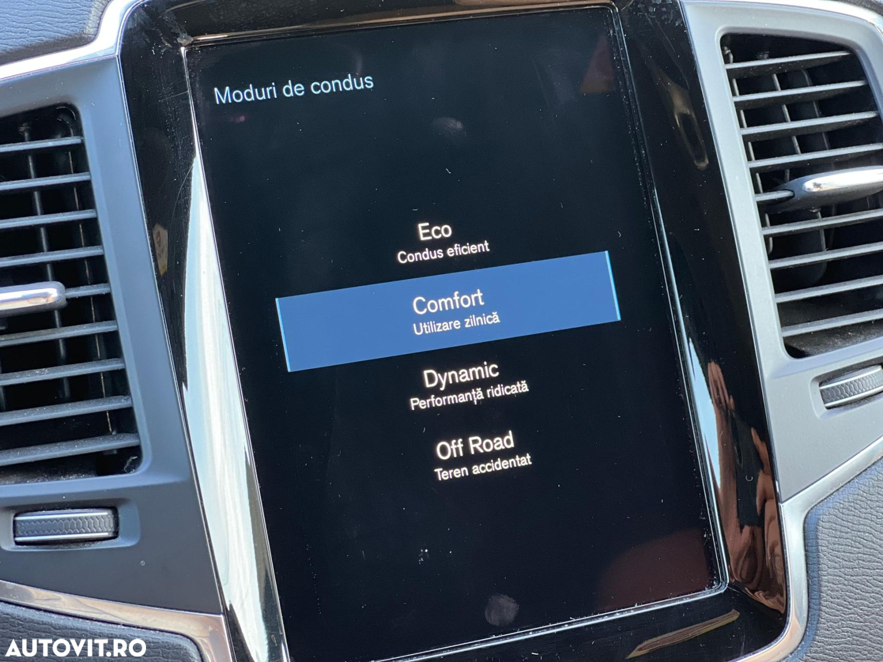 Volvo XC 90 B5 MHEV AWD 5 locuri Momentum Pro - 16