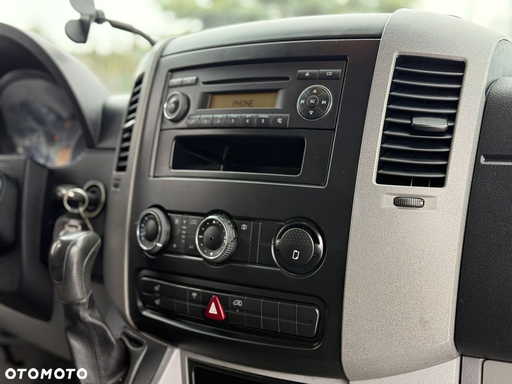Mercedes-Benz Sprinter - 11