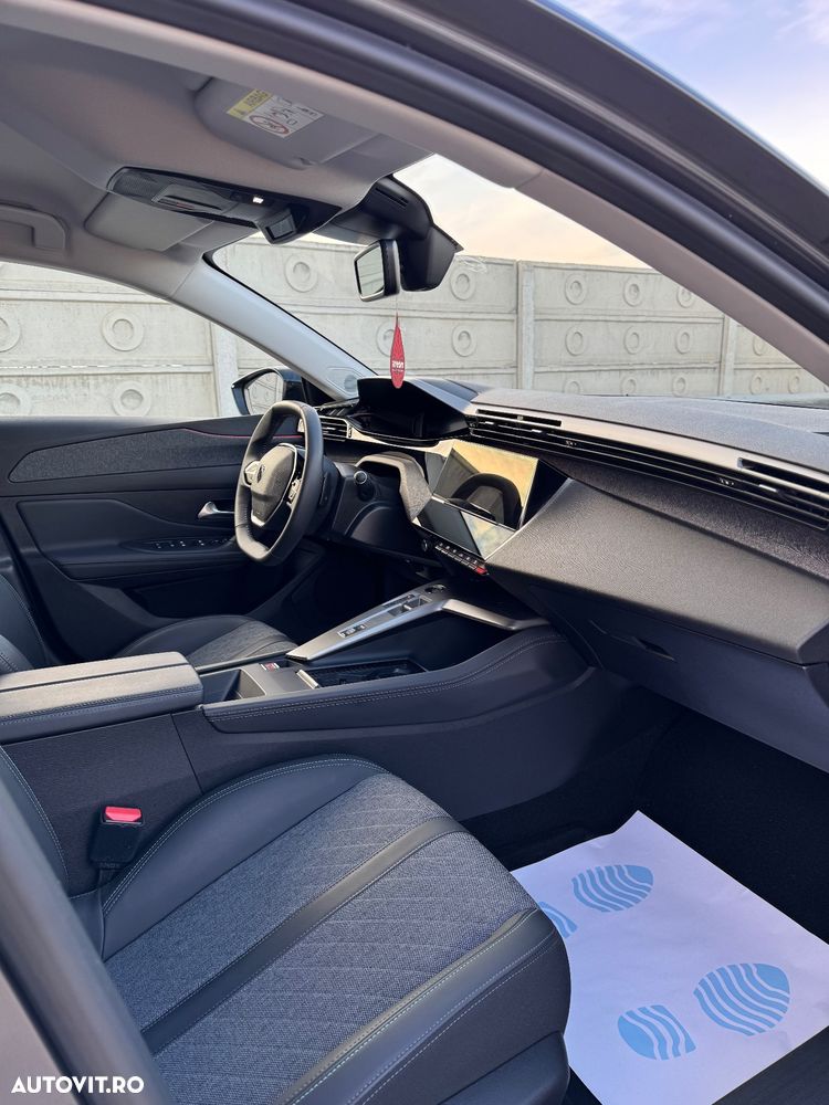 Peugeot 408 1.2L PureTech 130 S&S EAT8 Allure - 17