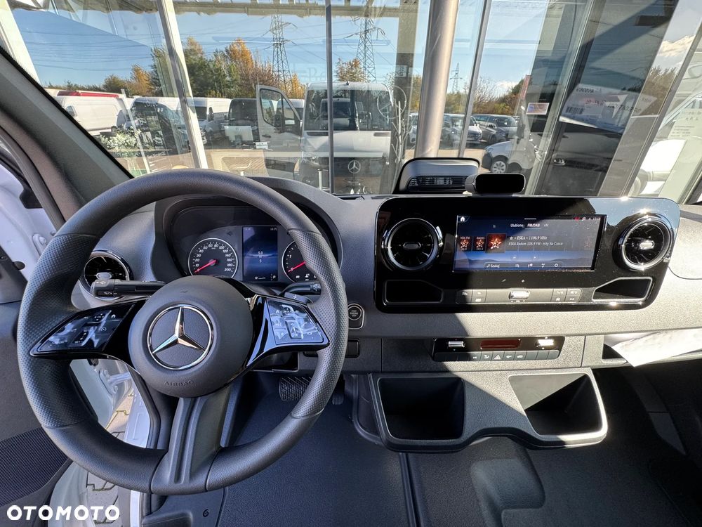 Mercedes-Benz Sprinter - 19