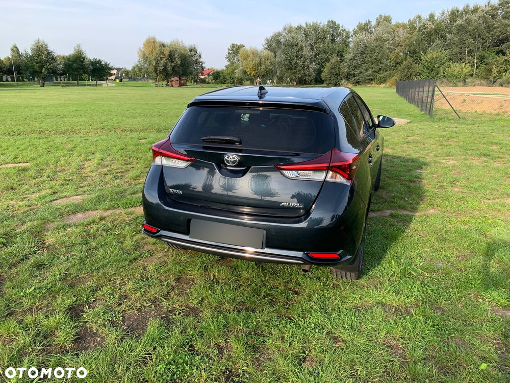 Toyota Auris 1.6 Premium Comfort - 5