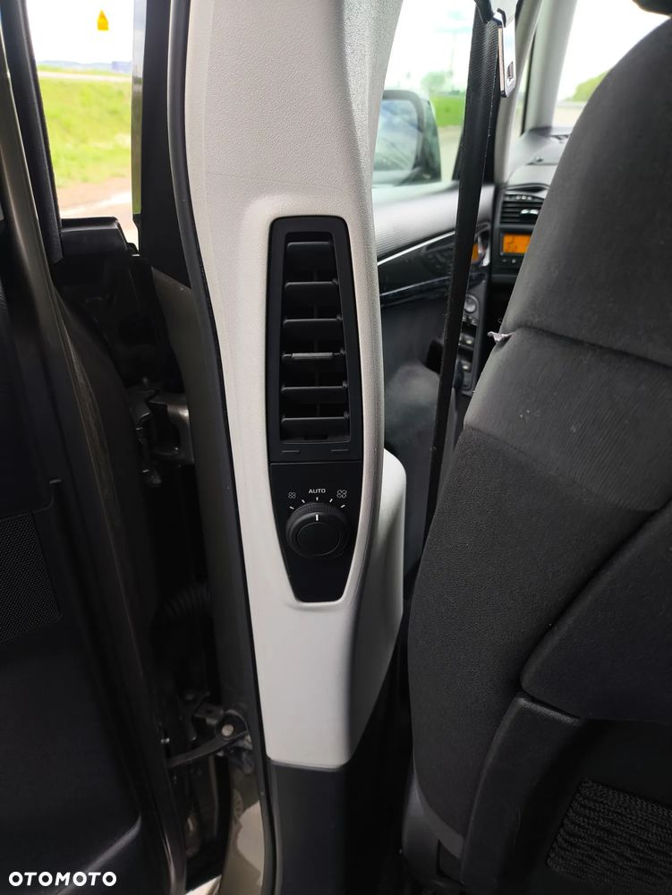 Citroën C4 1.6 HDi FAP Exclusive - 12