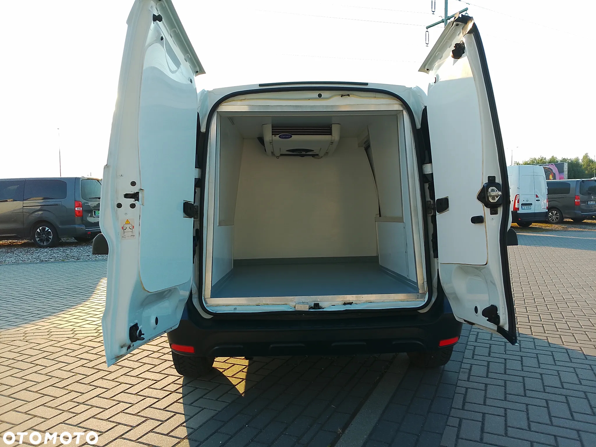 Dacia Dokker L2 Long Maxi Nowa Izoterma Chłodnia Mroźnia do lodów minus 20 stopni Carrier PL na stoku - 12