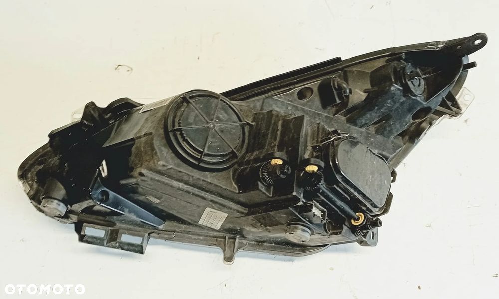 LAMPA PRAWY PRZÓD SOCZEWKA SKRĘTNA OPEL CORSA D - 2