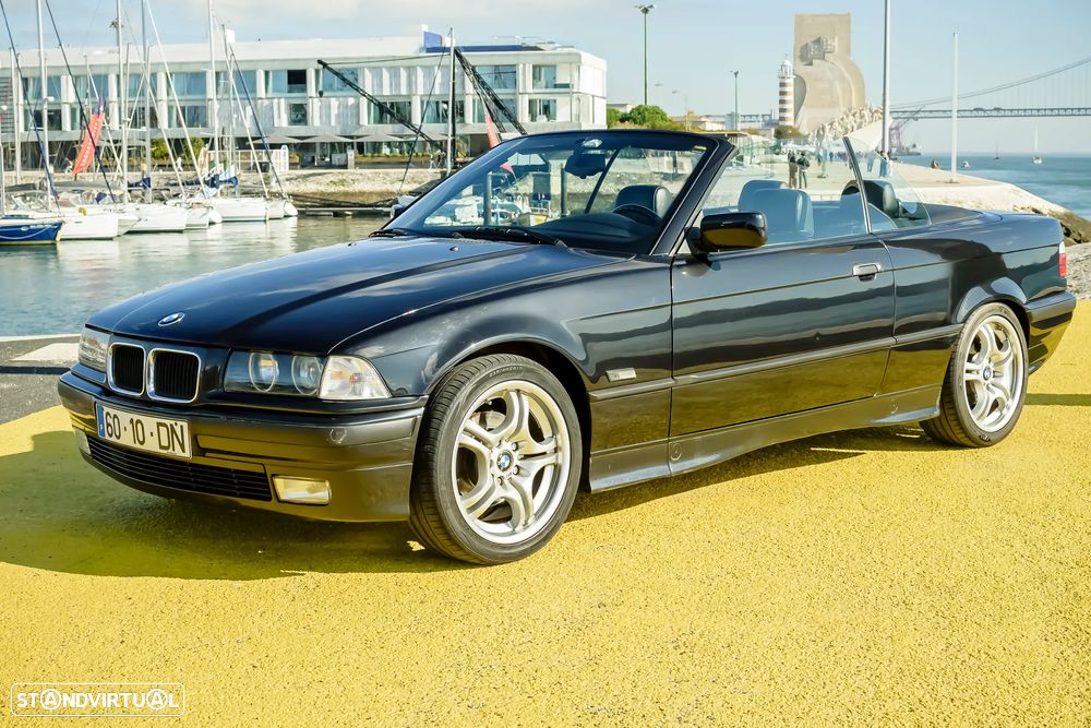 BMW 320 i Touring - 25