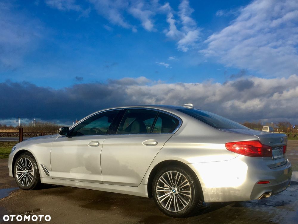 BMW Seria 5 540i GPF xDrive Luxury Line - 7