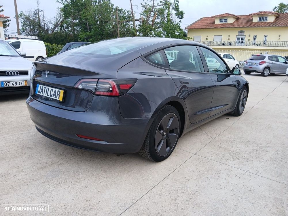 Tesla Model 3 - 8