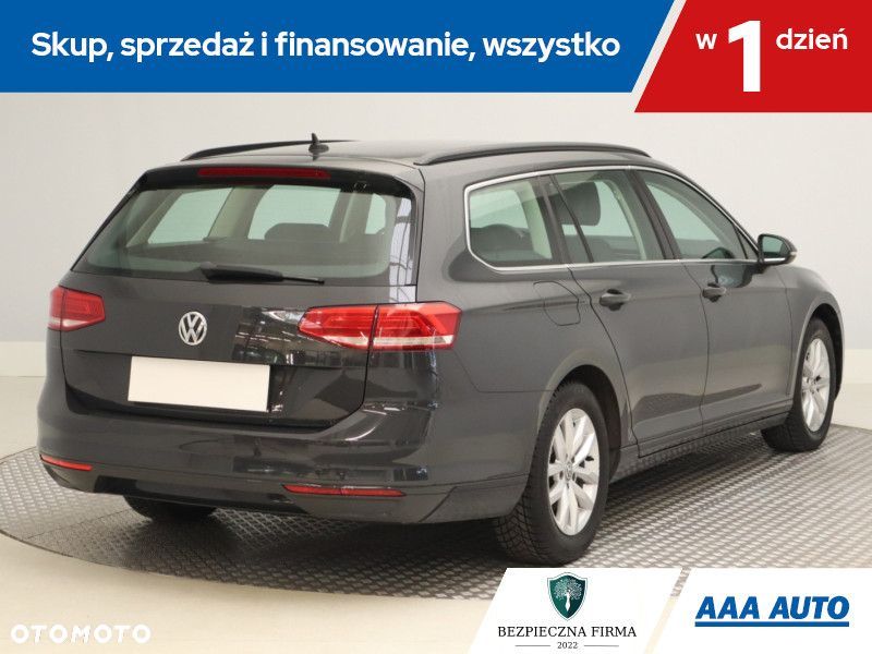 Volkswagen Passat Variant - 7