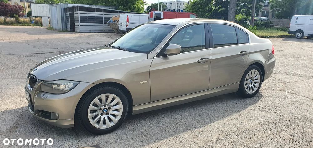 BMW Seria 3 325i Edition Exclusive - 31