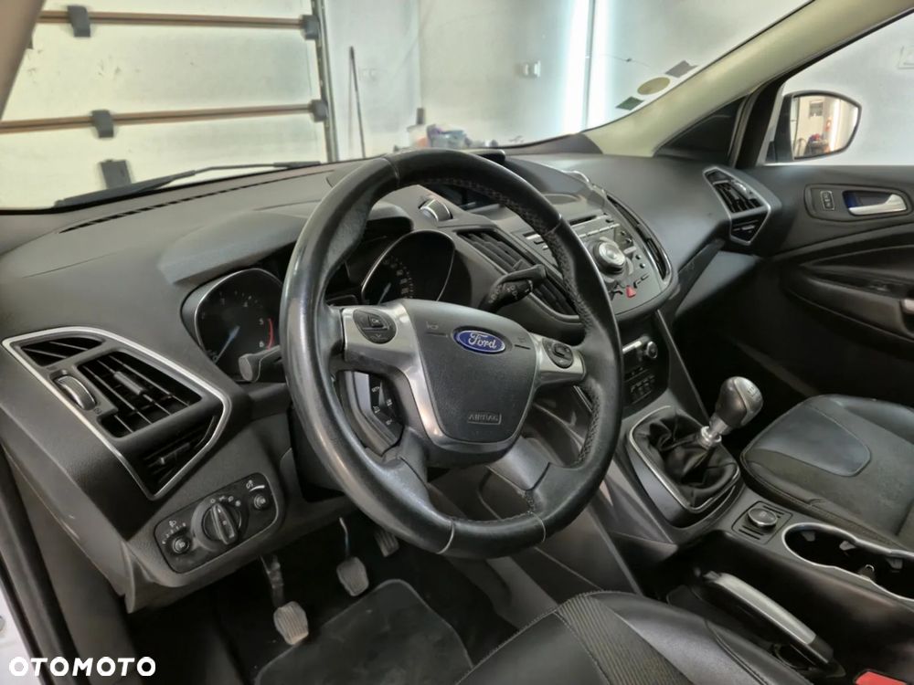 Ford Kuga 2.0 TDCi 4x4 Titanium - 6