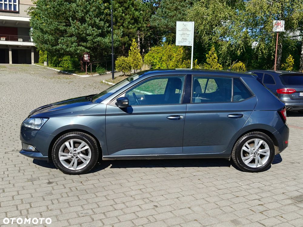 Skoda RAPID 1.2 Ambition Max - 14