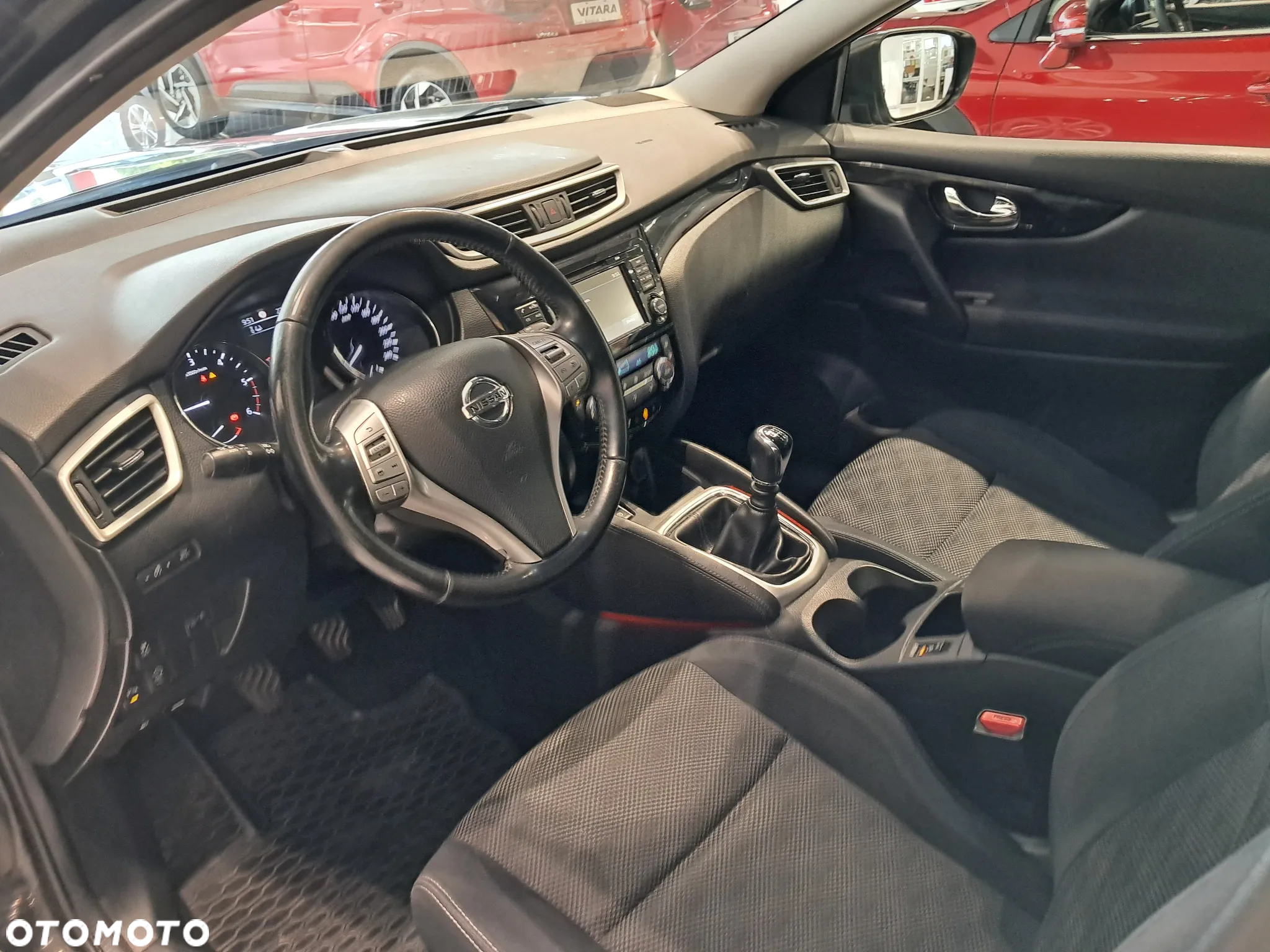 Nissan Qashqai 1.6 dCi N-Connecta - 12