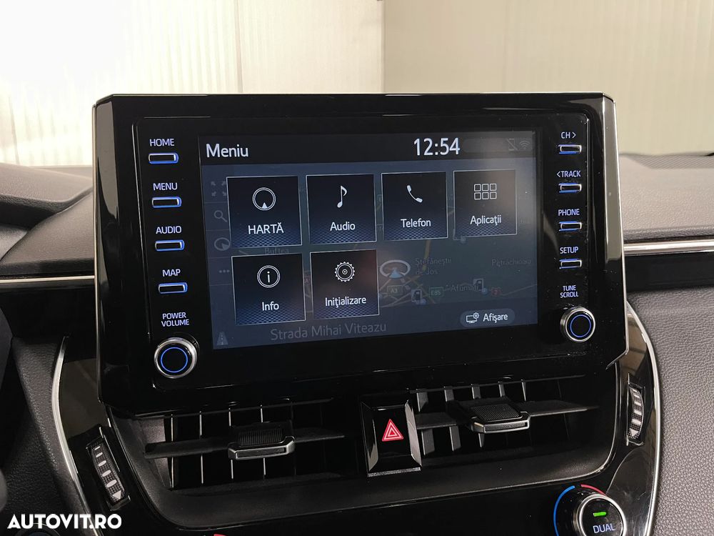 Toyota Corolla 1.8 Hybrid Business Edition - 16