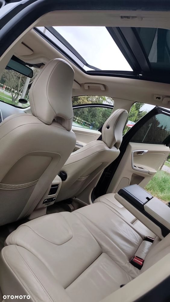 Volvo XC 60 T6 AWD RDesign - 25