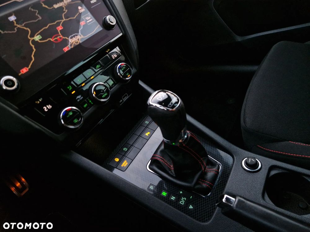 Skoda Octavia 2.0 TDI 4x4 DSG RS - 33