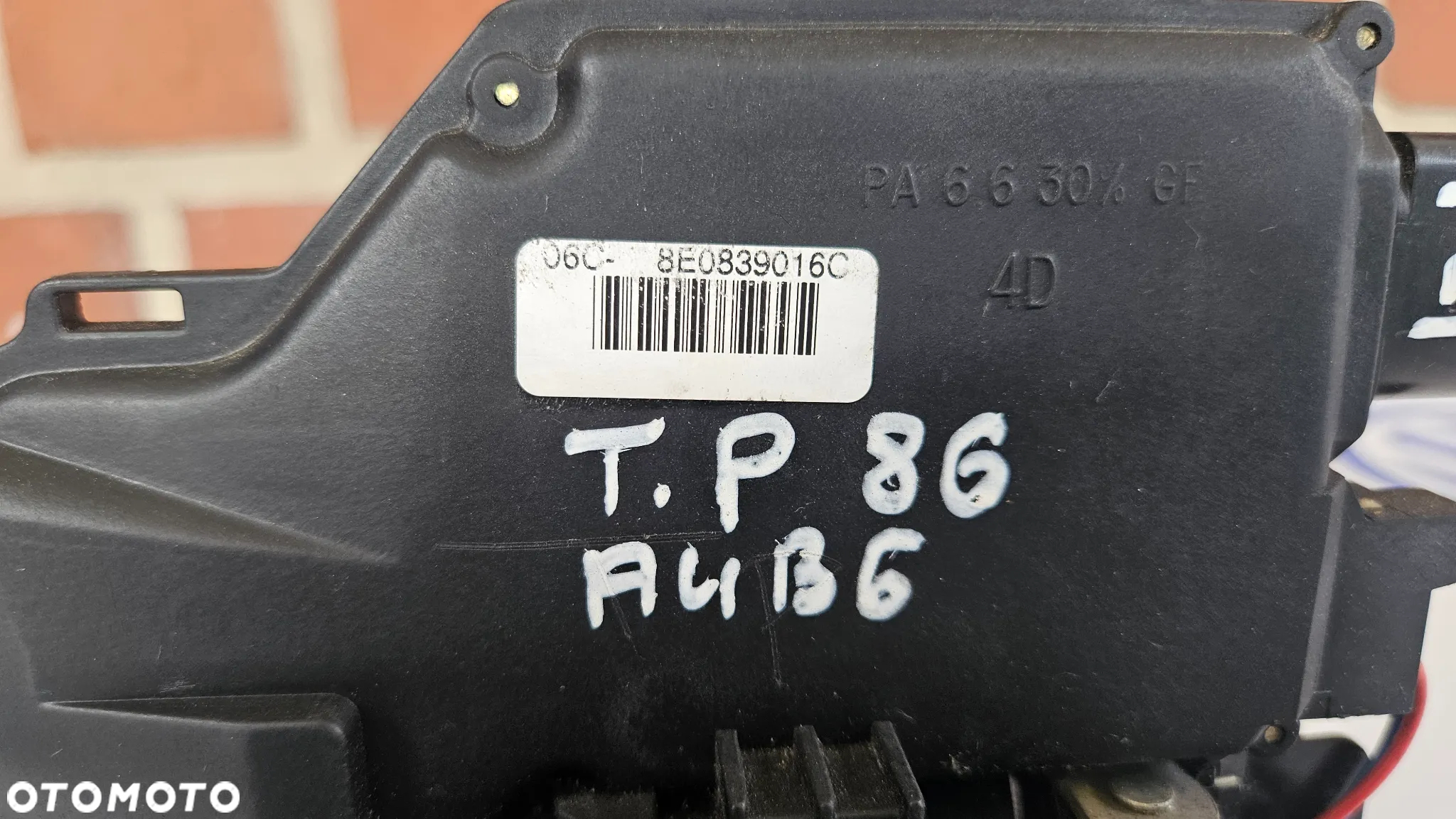 Audi A4 B6 Kompletny zamek drzwi tył prawy Zamek drzwi tylnych prawych 8E0839016C EUROPA 7 PIN - 3