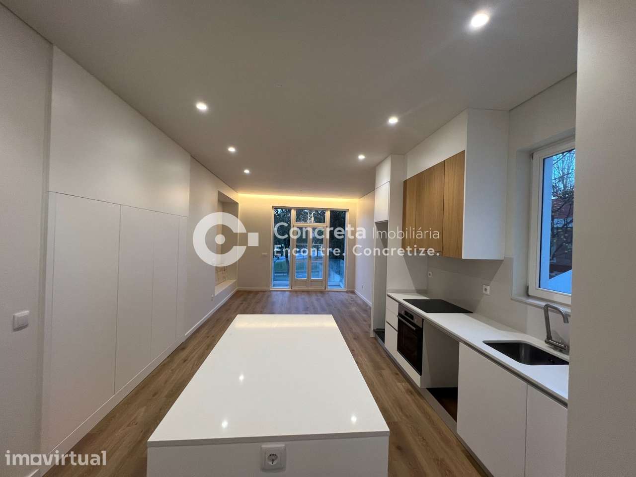 Apartamento T2 com logradouro no centro histórico de Braga - Grande imagem: 3/17