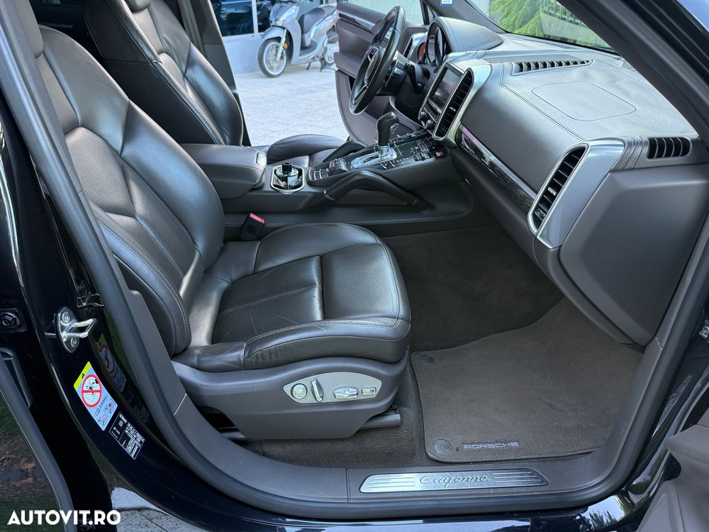 Porsche Cayenne Platinum Edition - 37