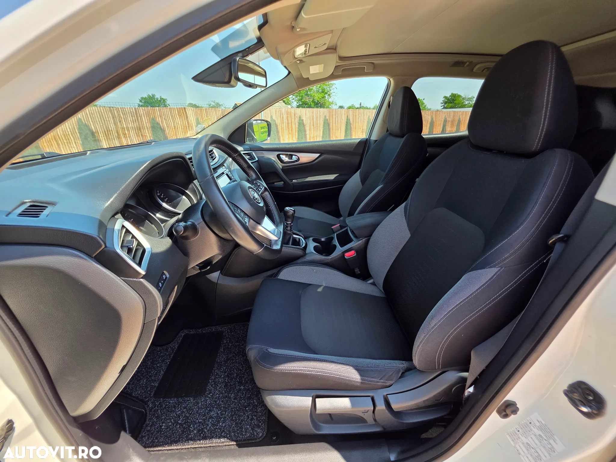 Nissan Qashqai 1.5 DCI Start/Stop N-Connecta - 16