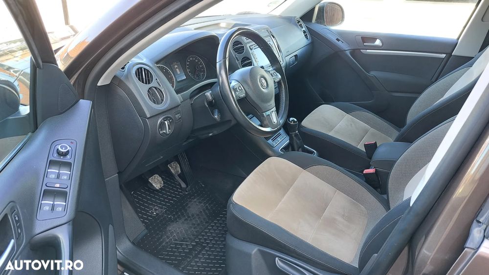 Volkswagen Tiguan 2.0 TDI DPF BlueMotion Technology Sport & Style - 10