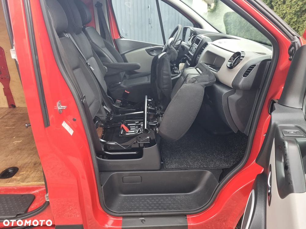 Renault TRAFIC - 12