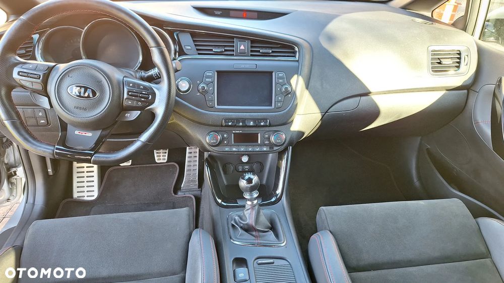 Kia Ceed 1.6 T-GDI GT-Challenge - 12