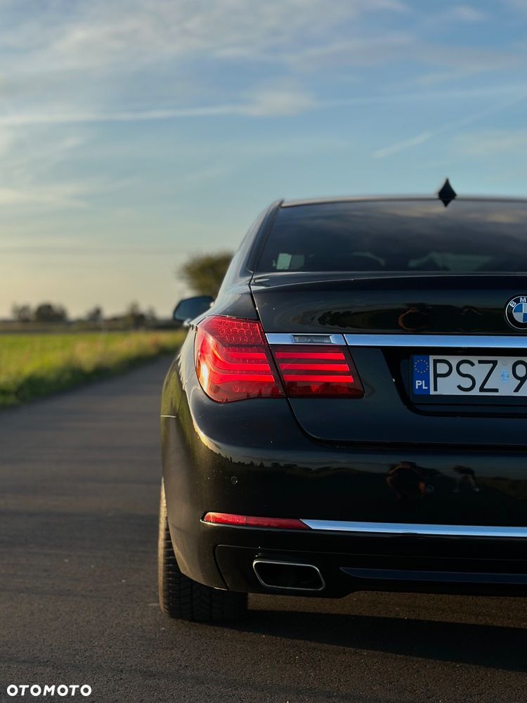 BMW Seria 7 750i xDrive Edition Exclusive - 11