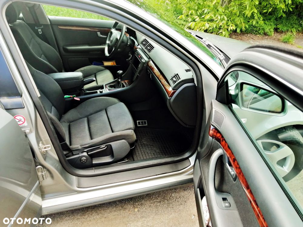 Audi A4 Avant 2.4 - 12