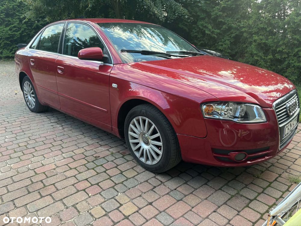 Audi A4 Limousine - 1