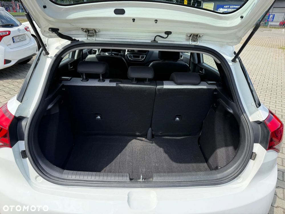 Hyundai i20 - 17