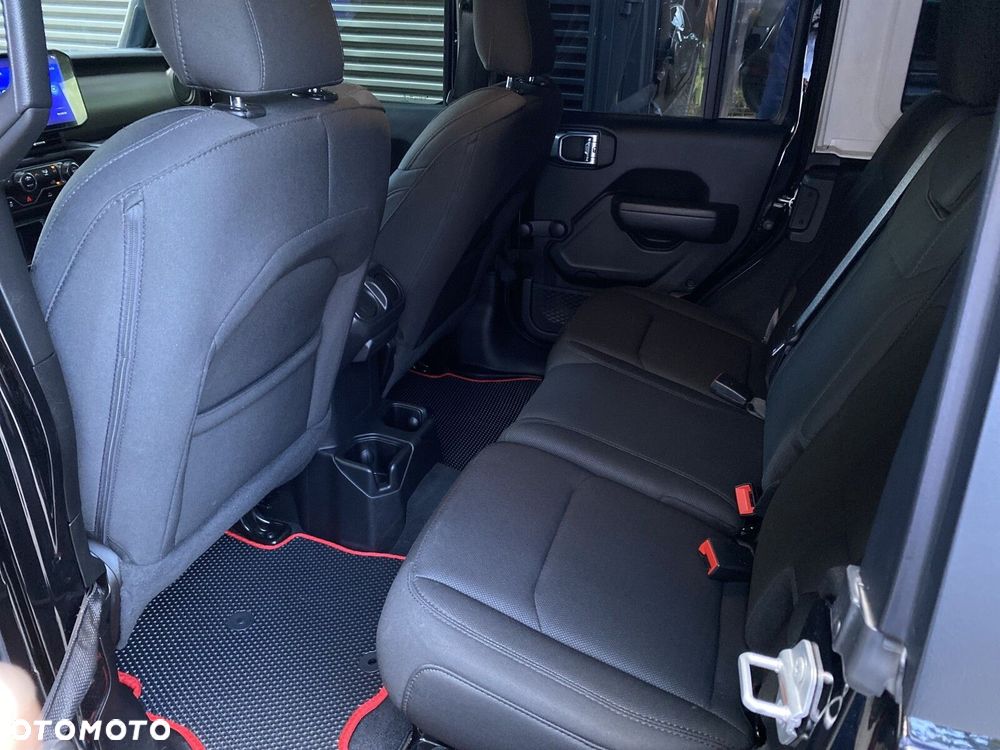 Jeep Wrangler - 18