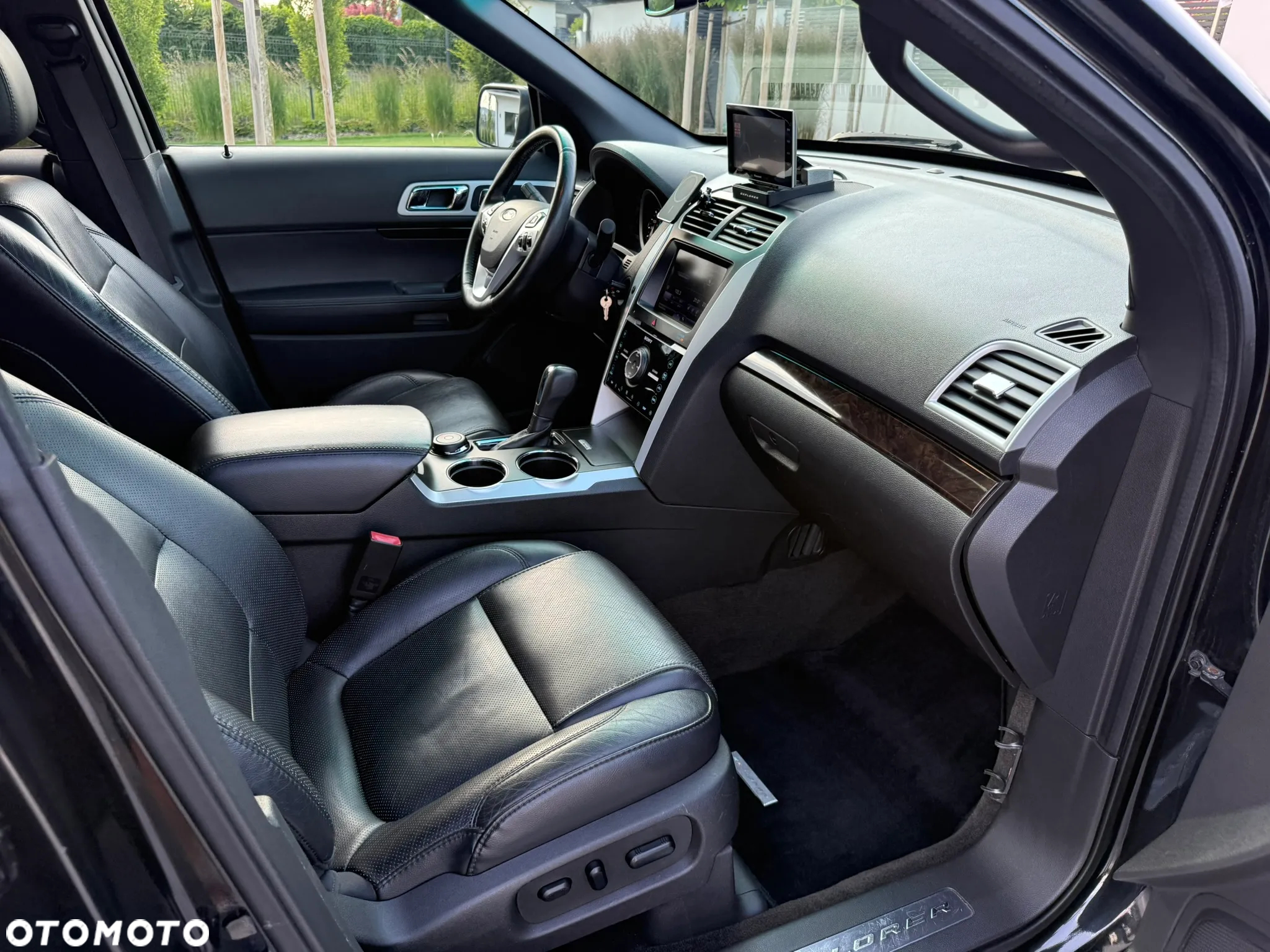 Ford Explorer - 28
