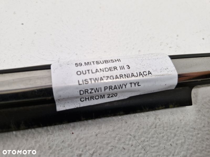 mitsubishi outlander iii 3 listwa zgarniająca drzwi prawy tył chrom - 3