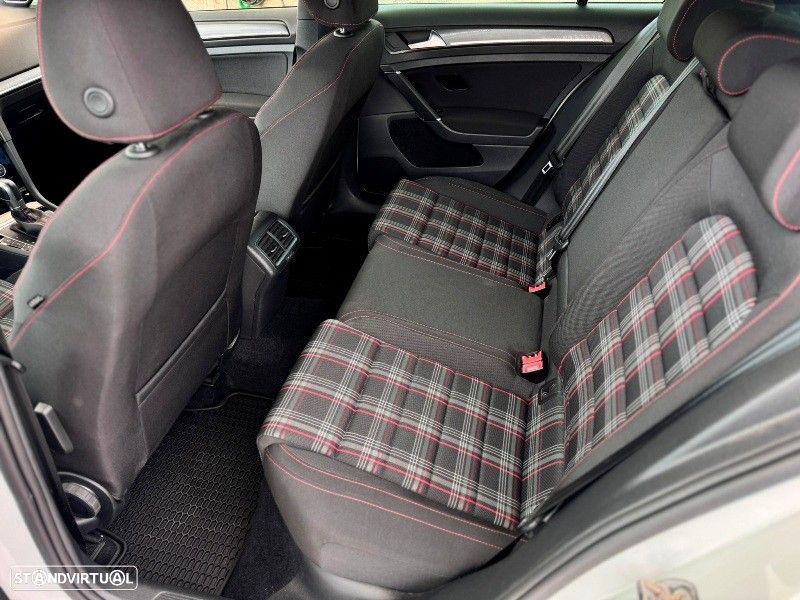 VW Golf 2.0 TSI GTI DSG Performance - 46