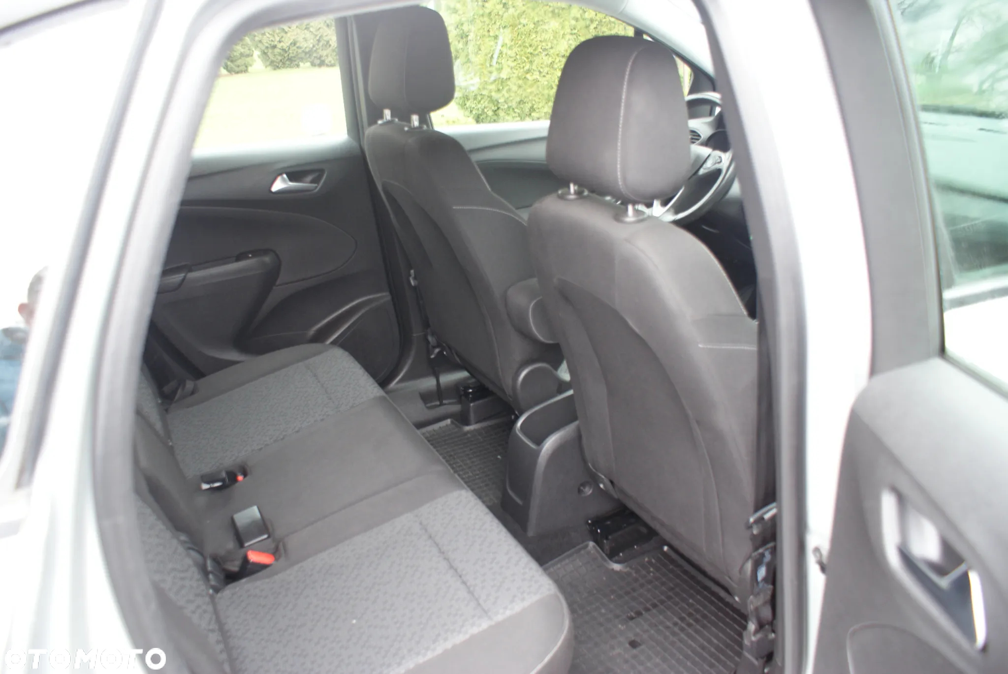 Opel Crossland X - 17