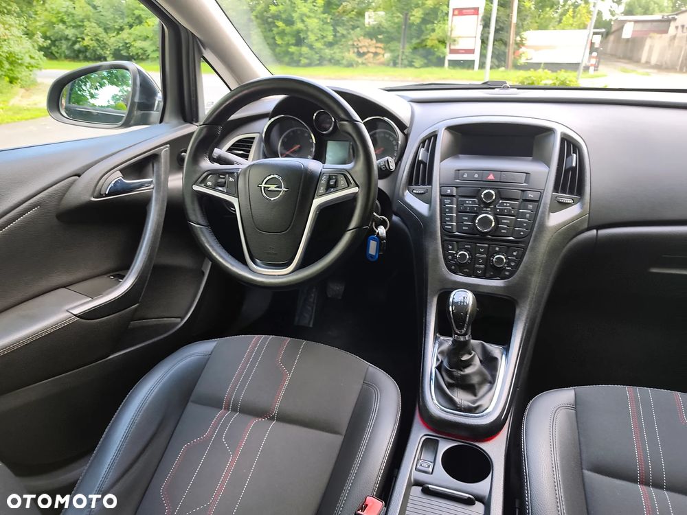 Opel Astra 1.4 Turbo 150 Jahre - 9