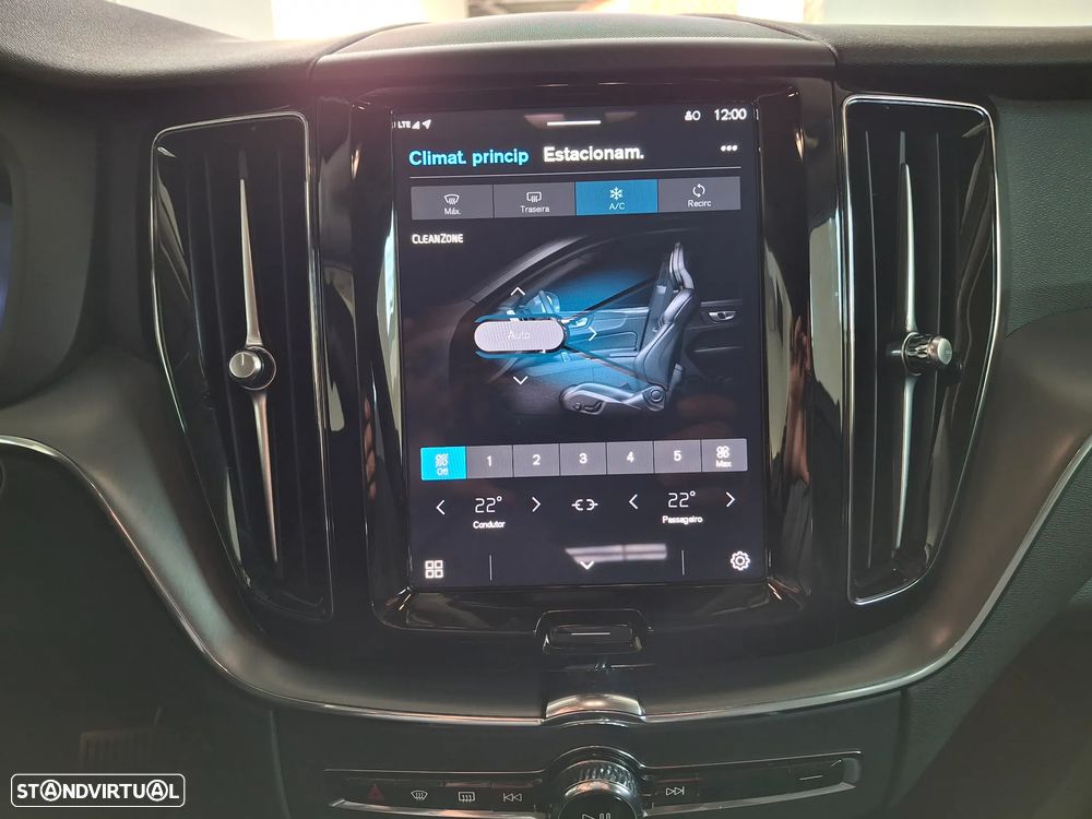 Volvo XC 60 2.0 T6 PHEV Core AWD - 24