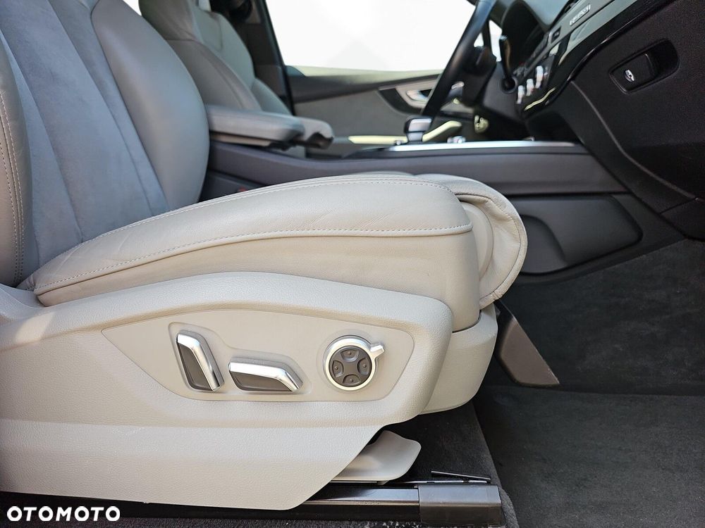 Audi Q7 - 25
