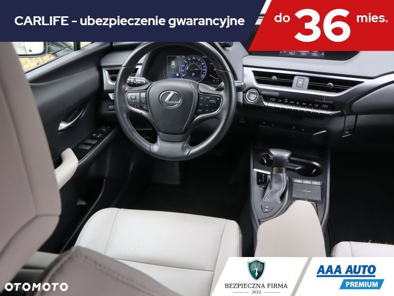 Lexus UX - 9