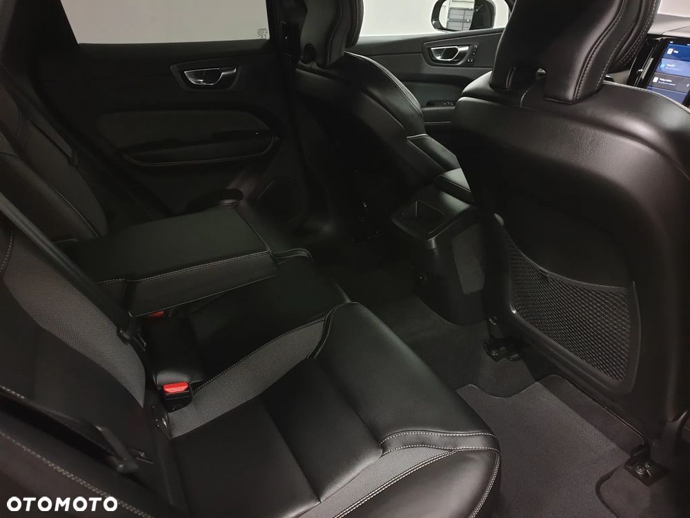 Volvo XC 60 B4 D Geartronic RDesign - 25