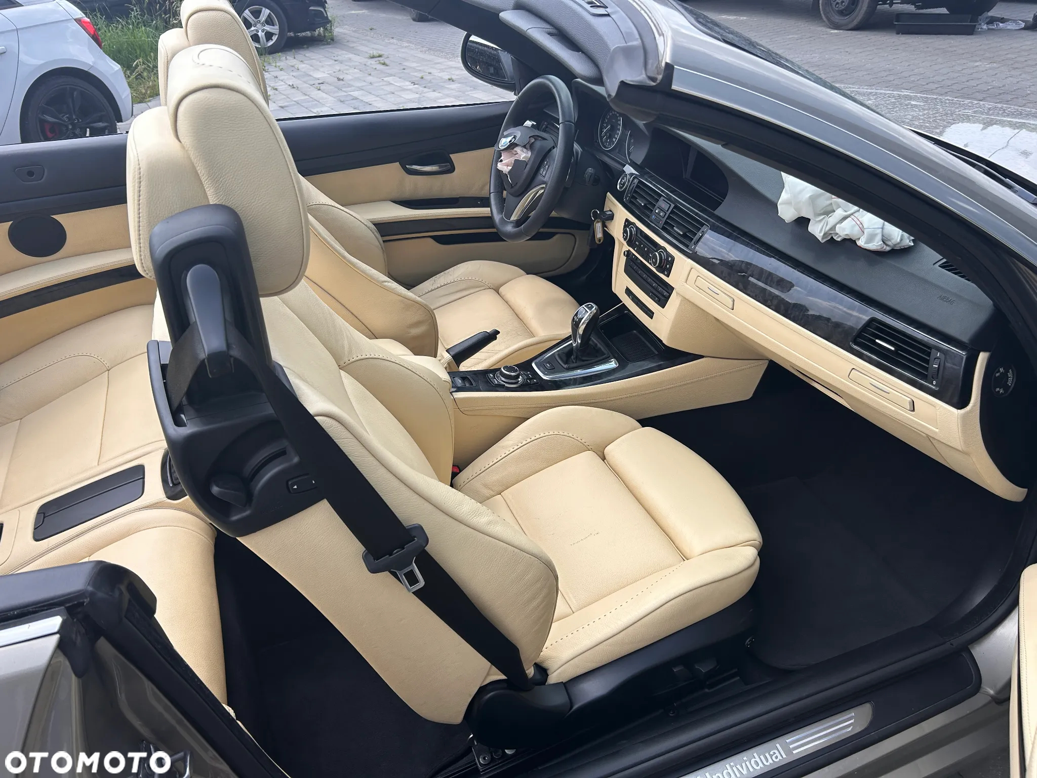 BMW Seria 3 335i Cabrio - 12