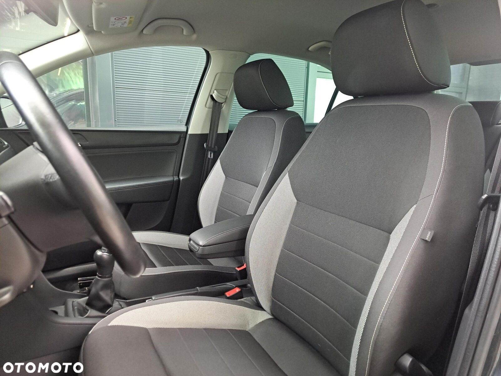 Skoda RAPID 1.2 TSI Ambition - 14