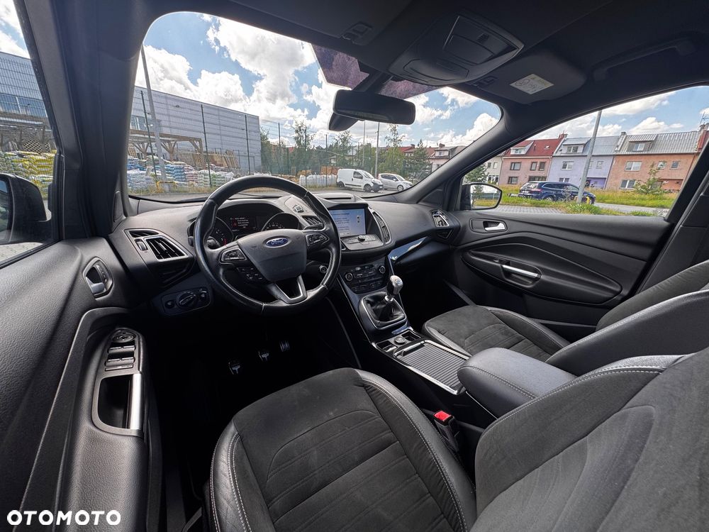 Ford Kuga 2.0 TDCi 2x4 ST-Line - 9