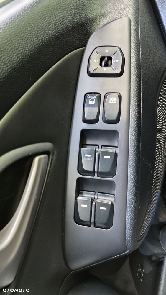 Hyundai ix35 2.0 CRDi 4WD Automatik Premium - 17
