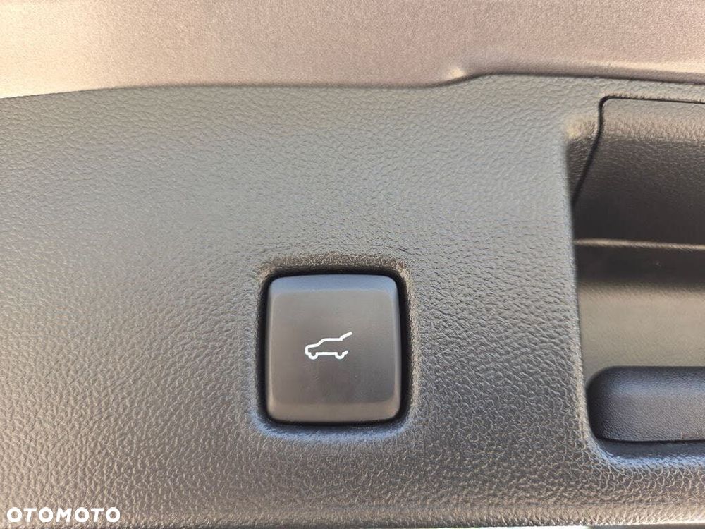 Ford Escape 2.0 EcoBoost AWD Titanium - 27