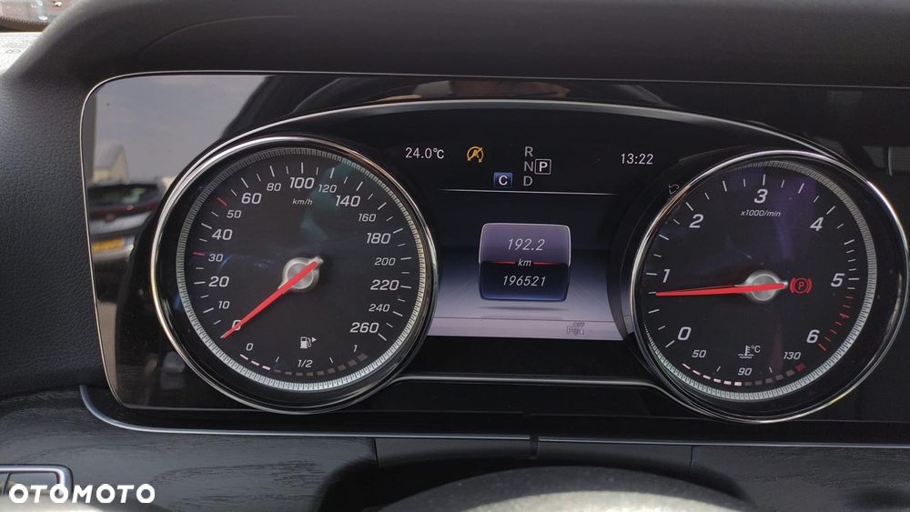 Mercedes-Benz Klasa E 220 d 4Matic 9G-TRONIC Exclusive - 12
