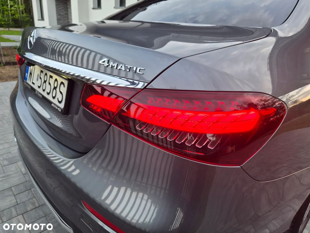 Mercedes-Benz Klasa E 220 d 4Matic 9G-TRONIC AMG Line - 28