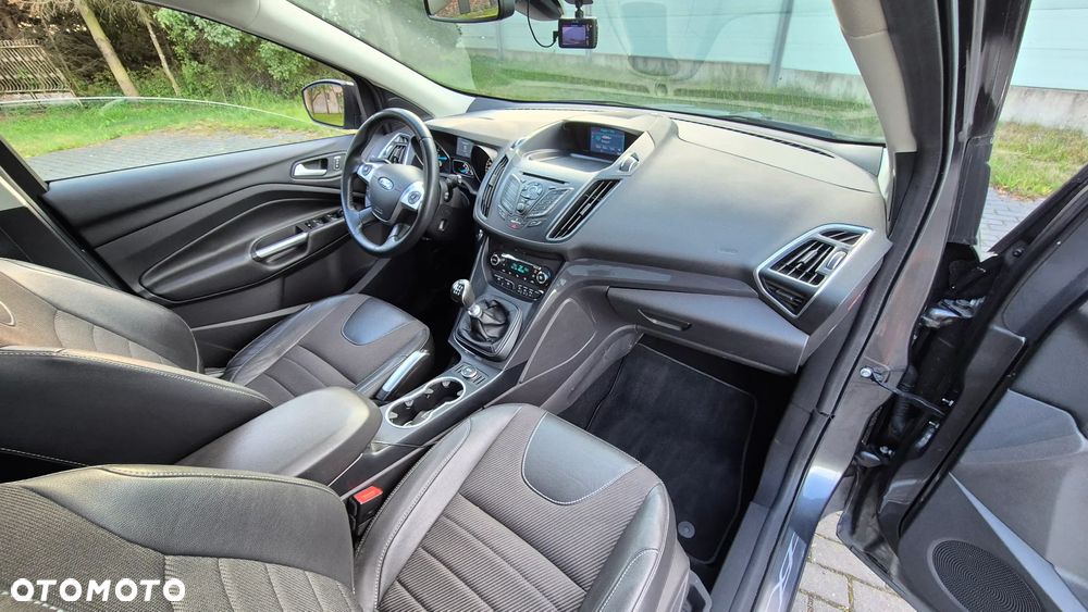 Ford Kuga 2.0 TDCi 2x4 Titanium - 19